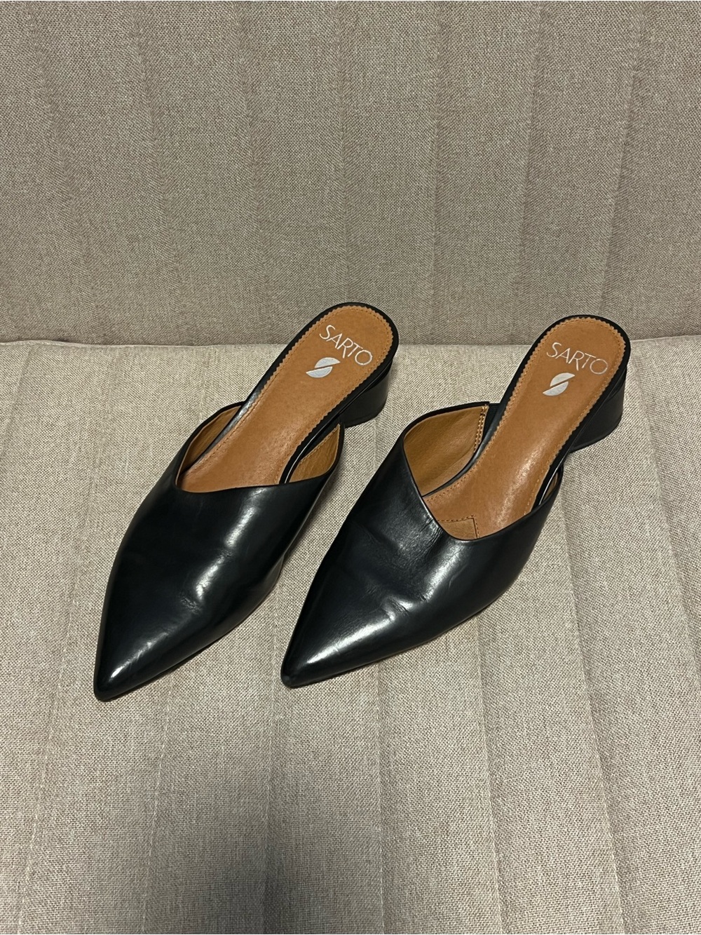 SARTO By Franco Sarto Black Pointed Leather Slip-On Mules
